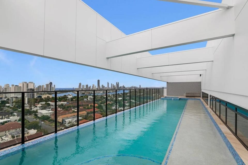 Southport Luxury and View New 2B with Parking and Wifi Apartment in Main Beach