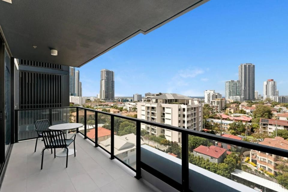 Southport Luxury and View New 2B with Parking and Wifi Apartment in Main Beach