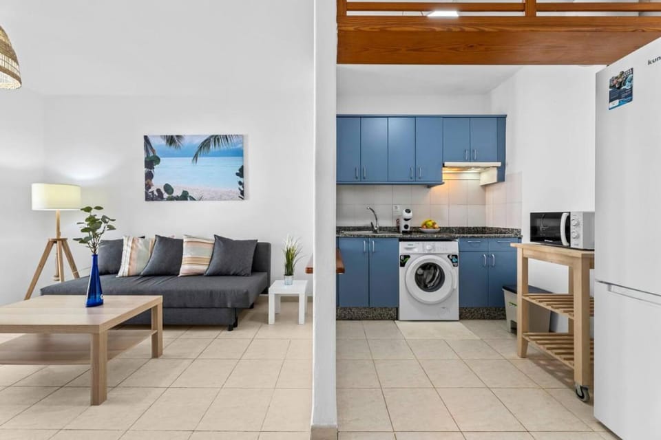 Kitchen or kitchenette, Living room, pet friendly, stove, washing machine