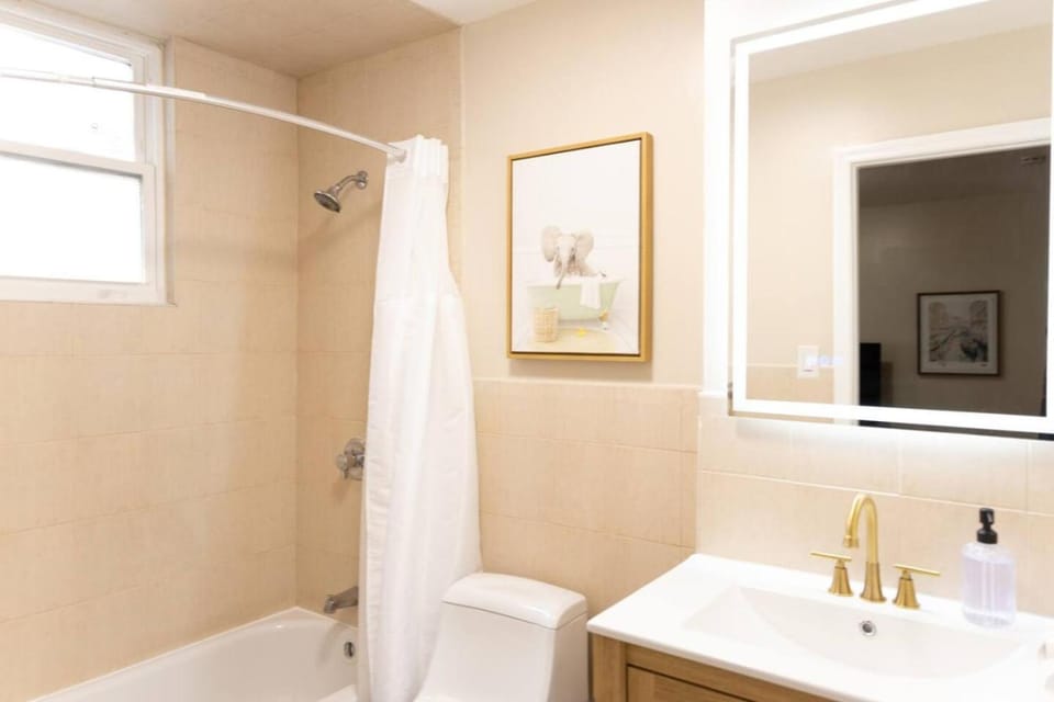Cozy 1 Bedroom Apartment-Direct Bus to NYC Apartment in North Bergen