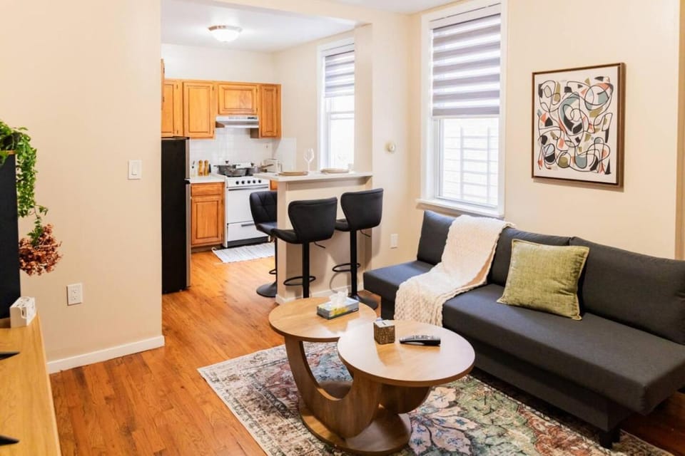Cozy 1 Bedroom Apartment-Direct Bus to NYC Apartment in North Bergen