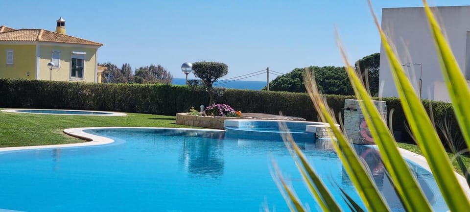 Property building, Garden, Garden view, Pool view, Swimming pool, Swimming pool