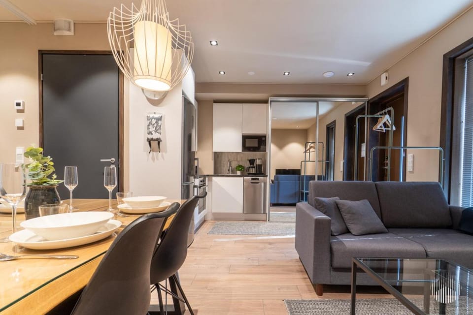 Kitchen or kitchenette, Living room, Seating area, Dining area