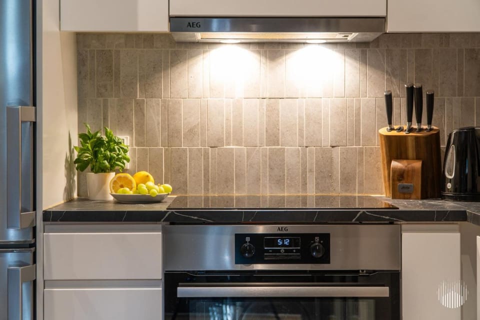 Kitchen or kitchenette, oven, stove