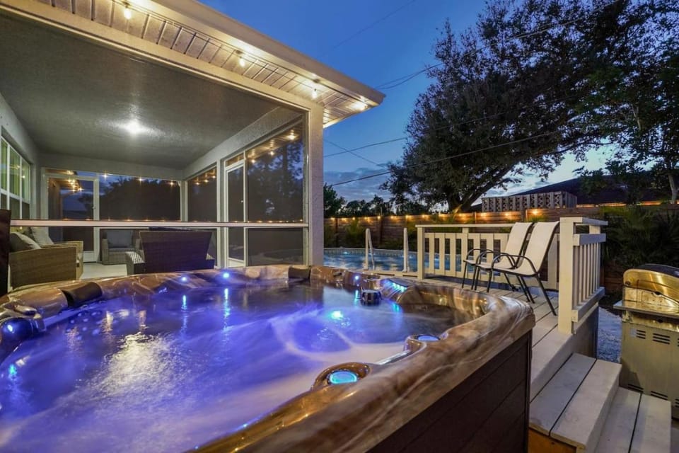 Patio, Night, Natural landscape, Hot Tub, Pool view, Swimming pool, sunbed
