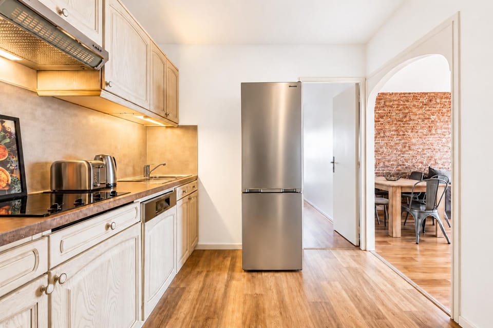 La Maison Atelier - Brique & calme, proche centre-ville avec parking Gratuit Apartment in Angers