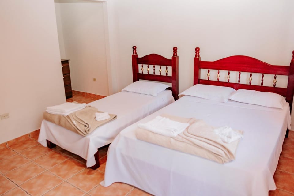 Bed, towels