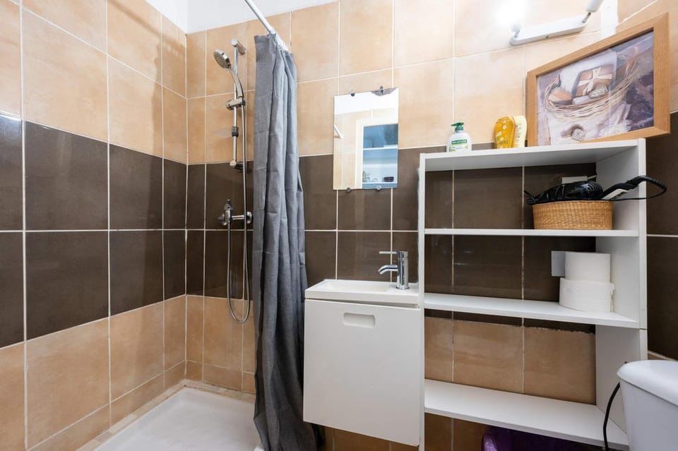 Studio cosy Les Roches - centre village Apartment in Cagnes-sur-Mer