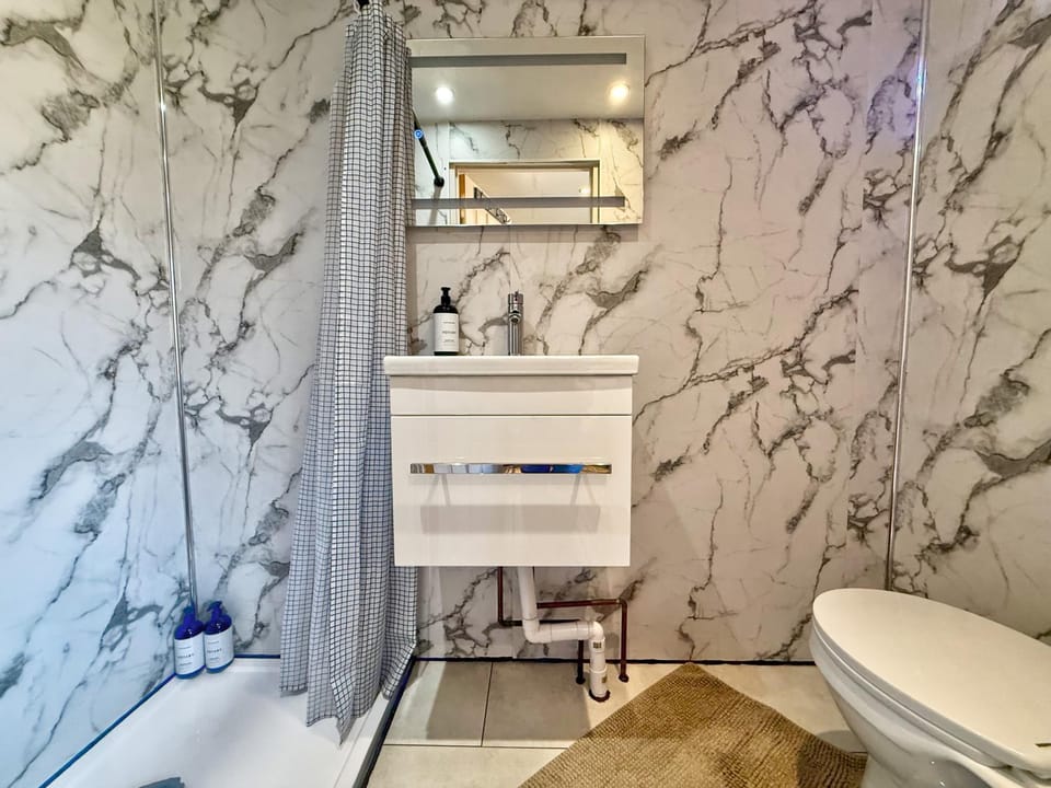 Modern compact Studio APT near City Centre Apartment in Colchester