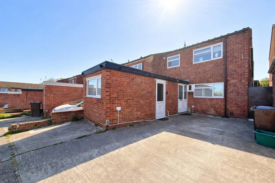 Modern compact Studio APT near City Centre Apartment in Colchester