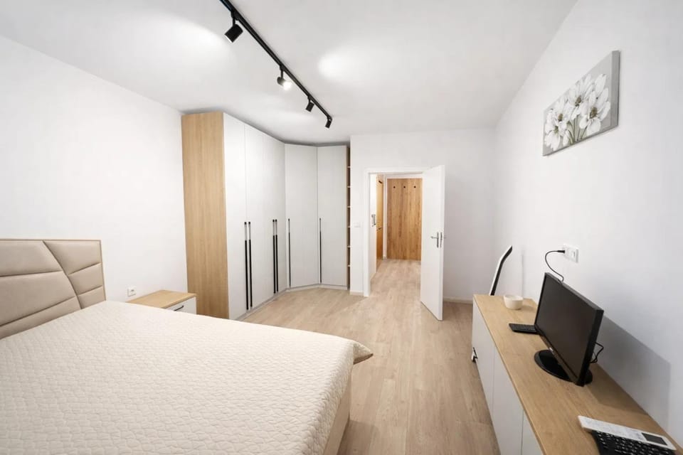 Bedroom, wardrobe