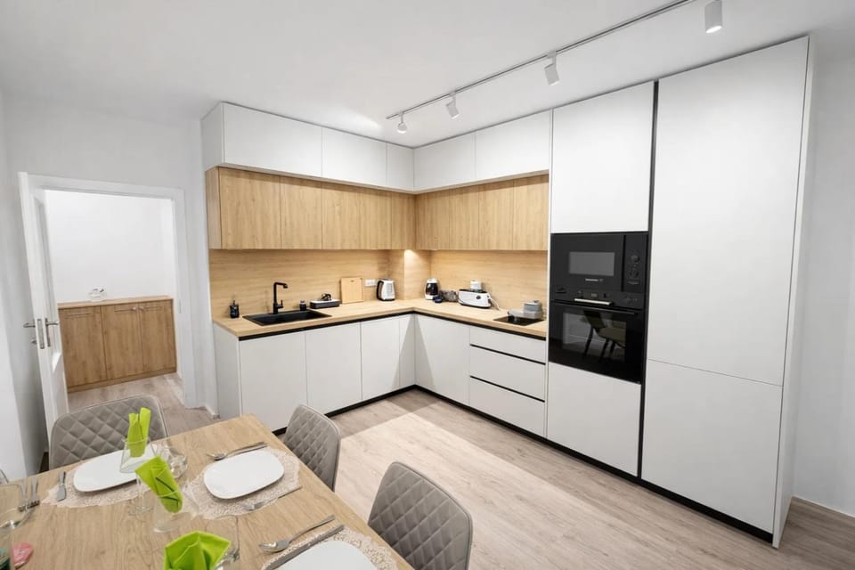 Coffee/tea facilities, Kitchen or kitchenette, oven