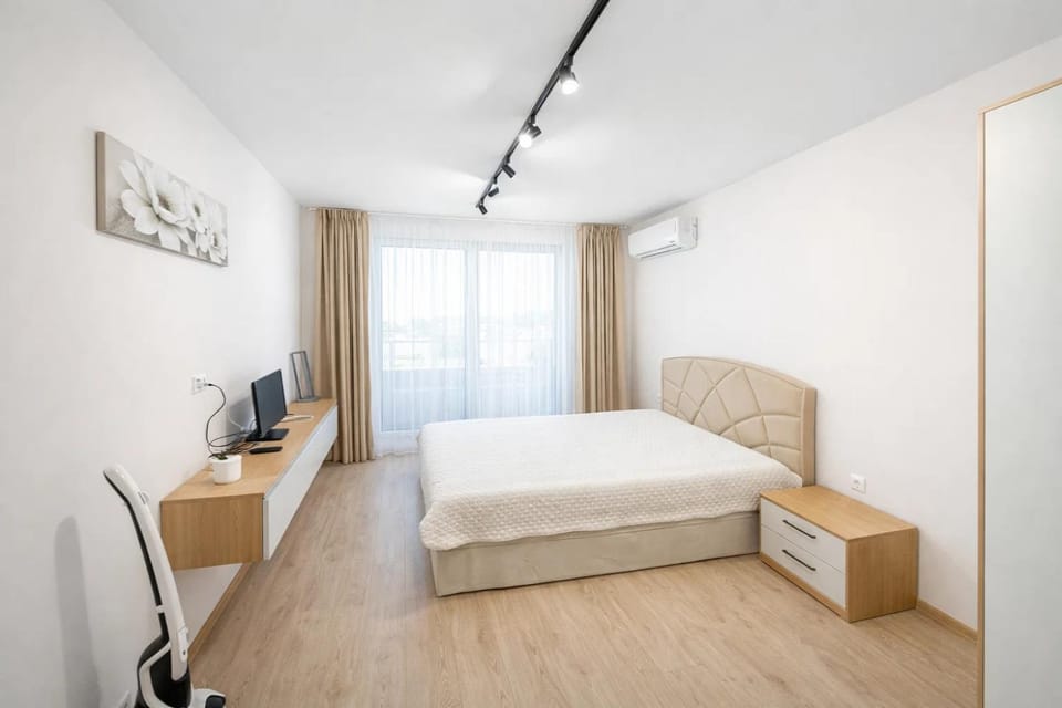 Bed, Bedroom, air conditioner