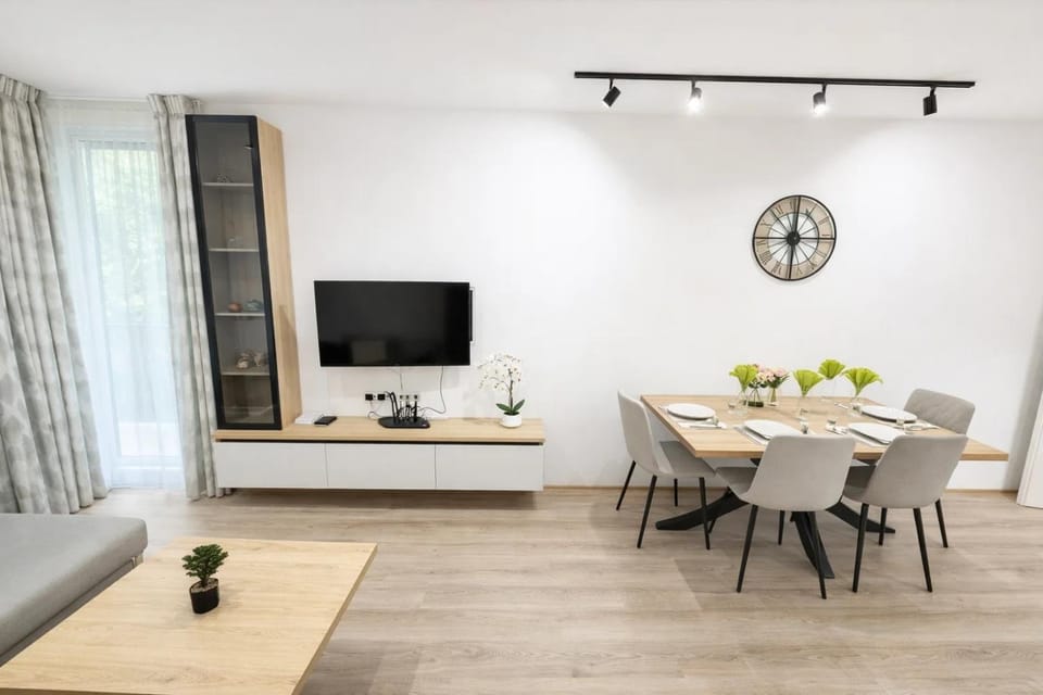 TV and multimedia, Dining area