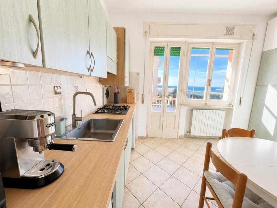 Kitchen or kitchenette, kitchen
