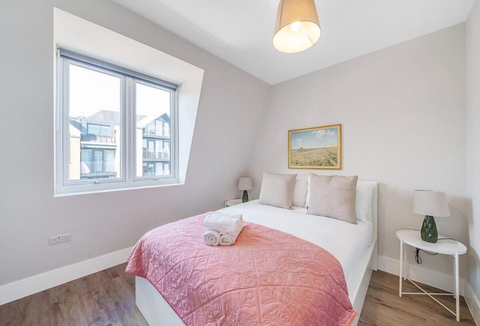 Spacious 2 bed Flat in Tooting near Northern Line Apartment in London