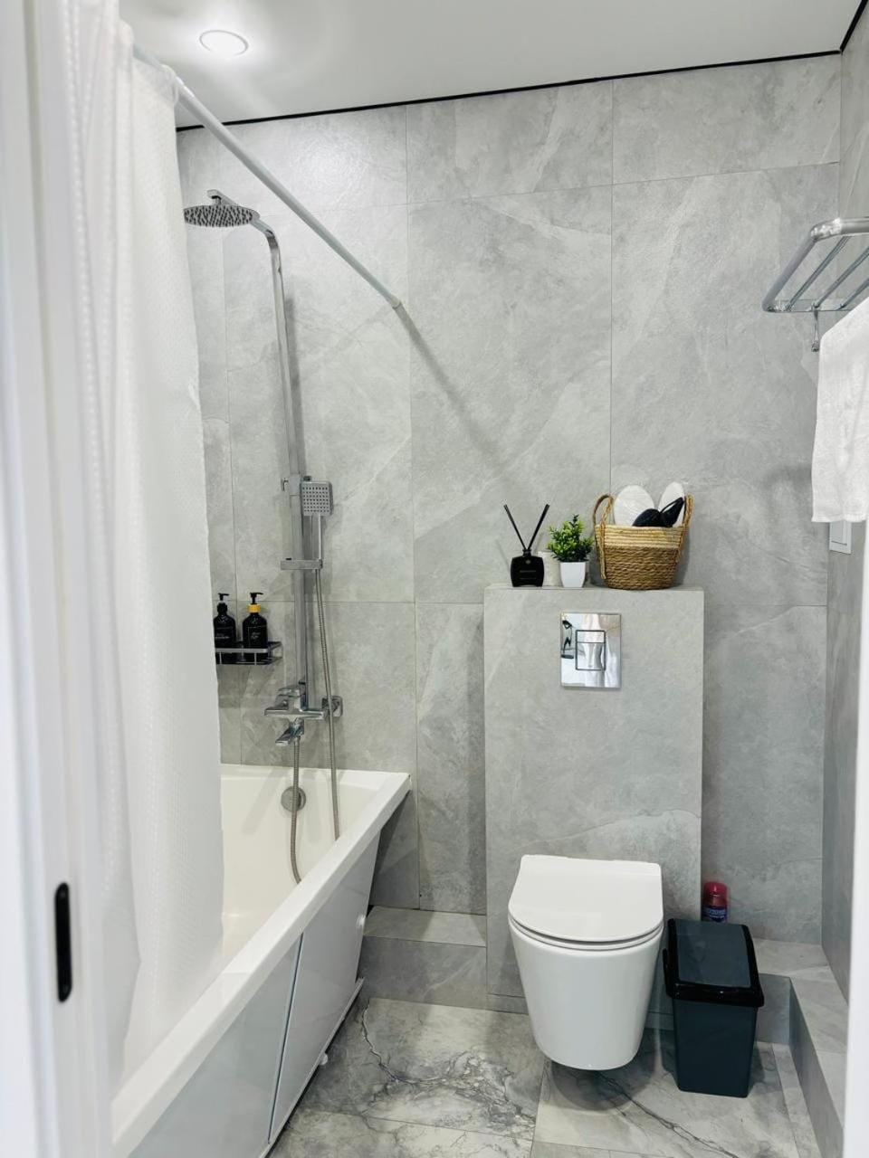 Bathroom, Bath