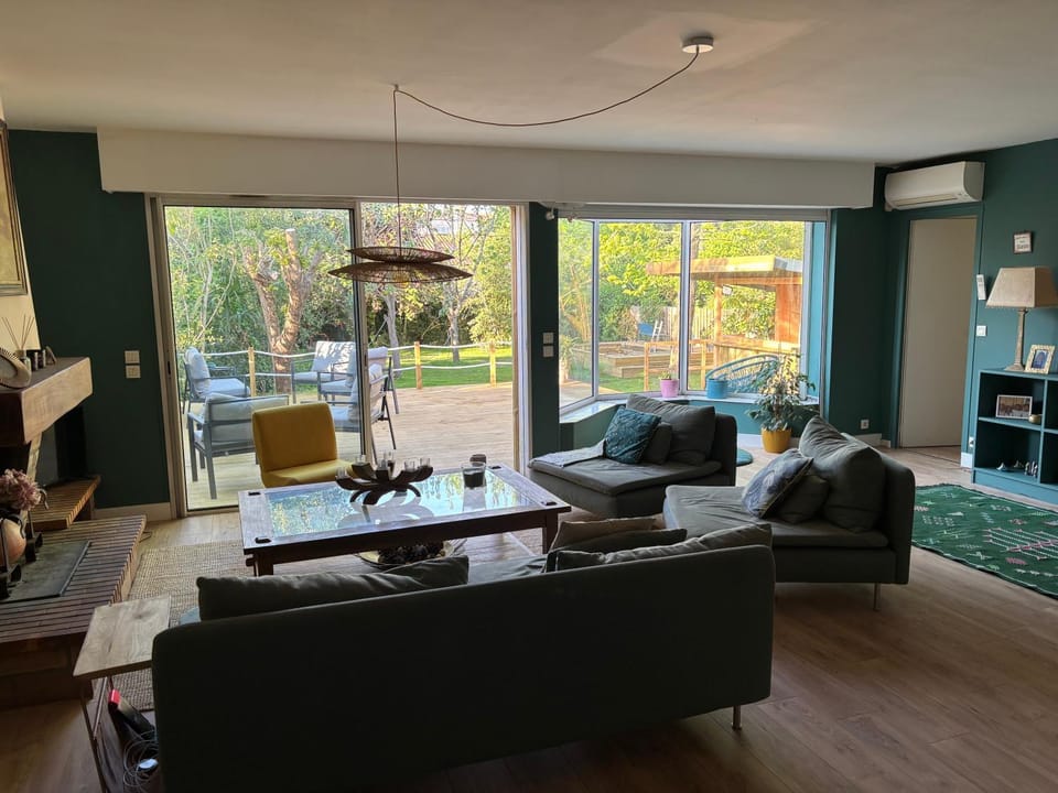 Living room, Garden view