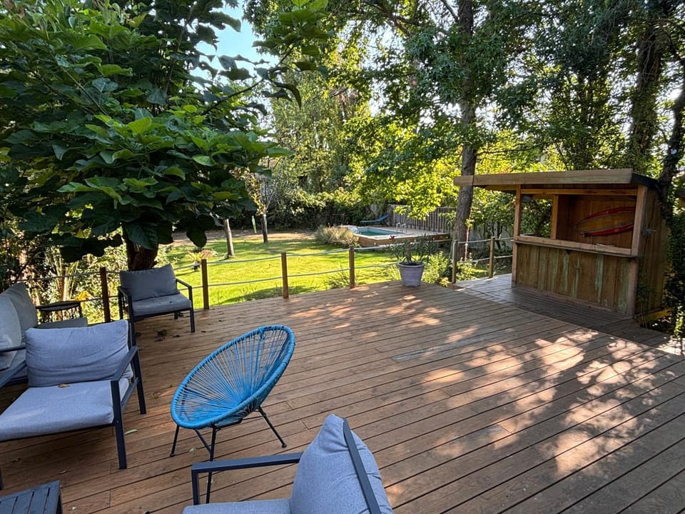 Patio, Garden, Lounge or bar