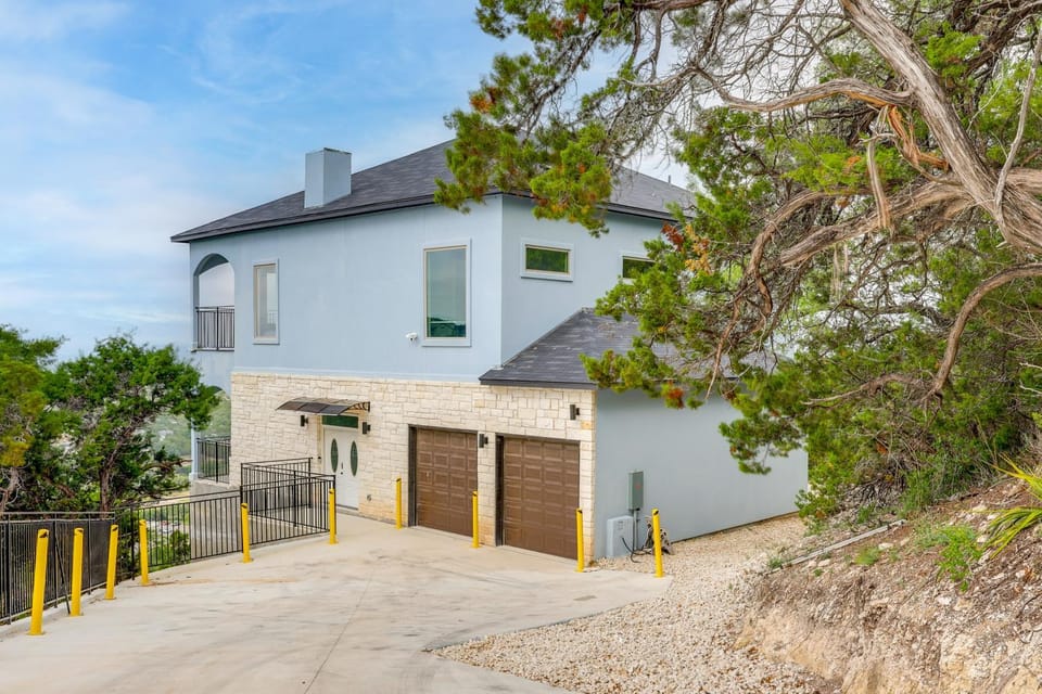 Beautiful Lake Travis & Hill Country Views Home! House in Lago Vista