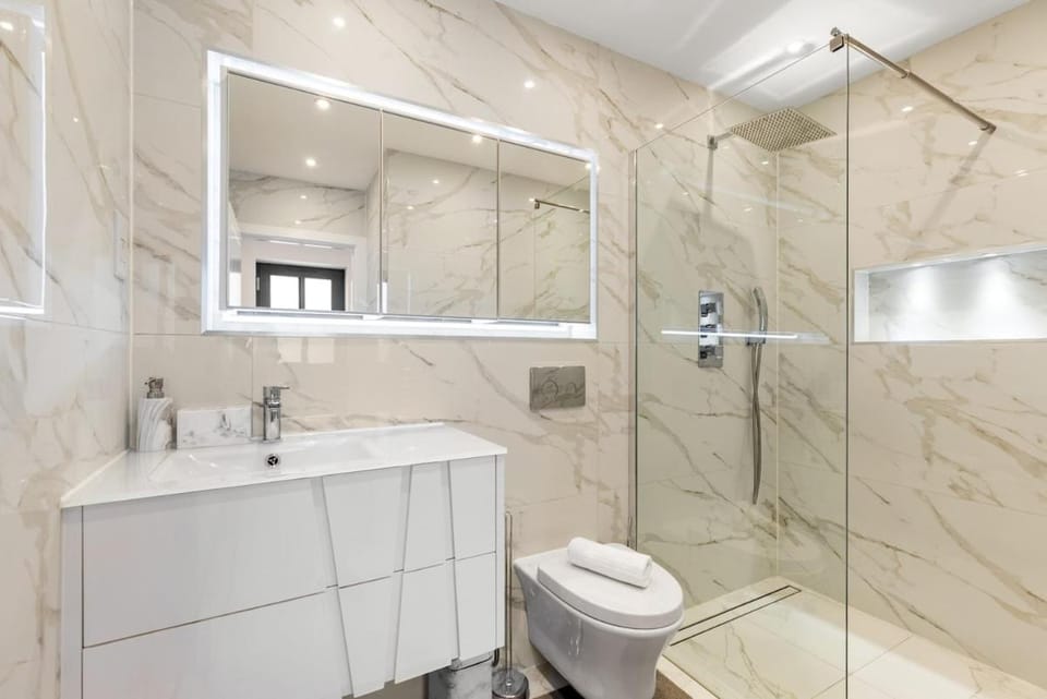 Stylish 1Bed Getaway with Free Parking Apartment in London Borough of Croydon