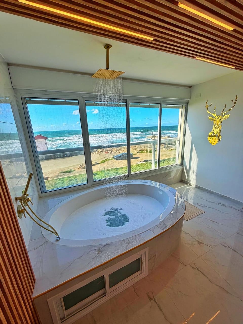 Hot Tub, Hot Tub