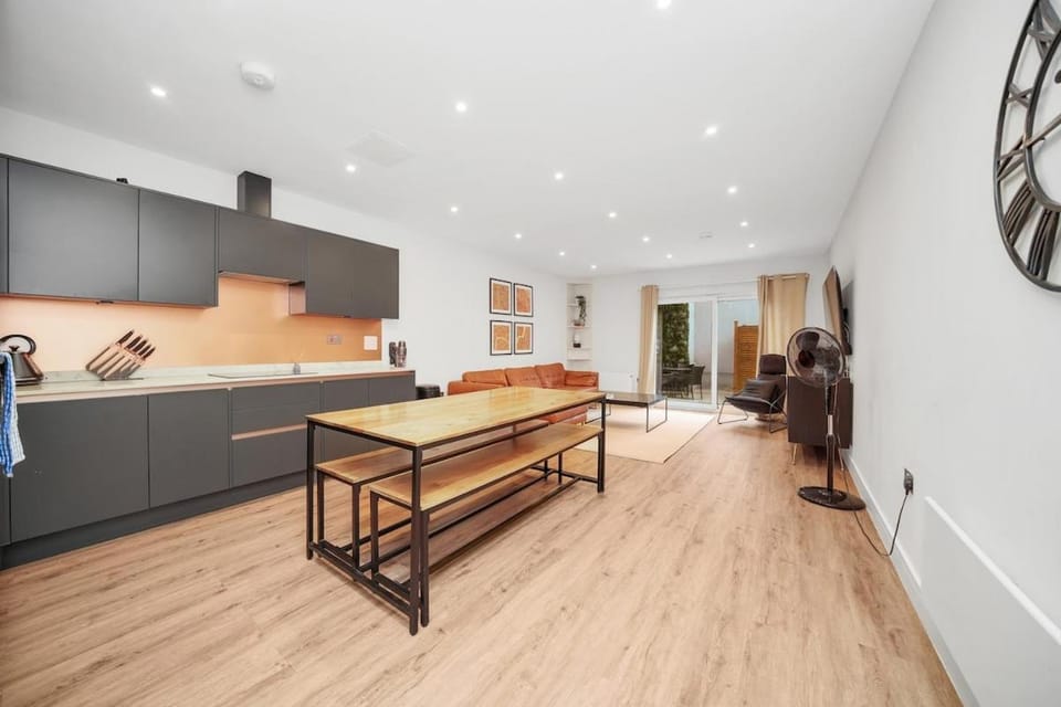 Stylish 2bed flat 8min to Wimbledon tennis courts Apartment in London