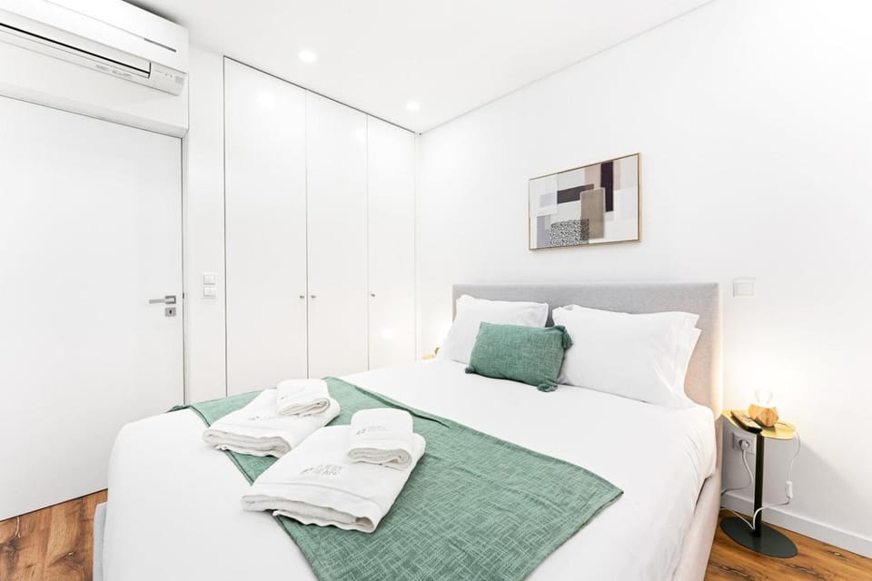 GuestReady - Blossom Mosaic Sunflower Apartment Apartment in Porto