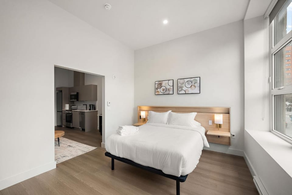 Bed, Kitchen or kitchenette