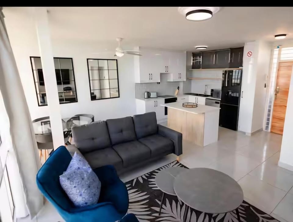 Oceanfront Elegance Apartment in Cape Town