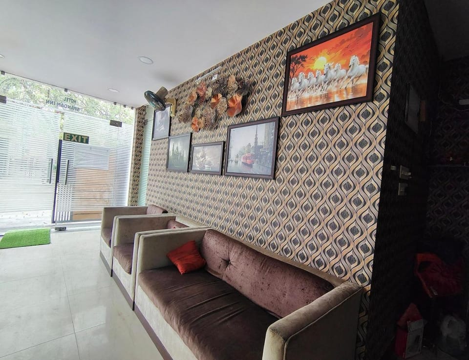 TV and multimedia, Seating area