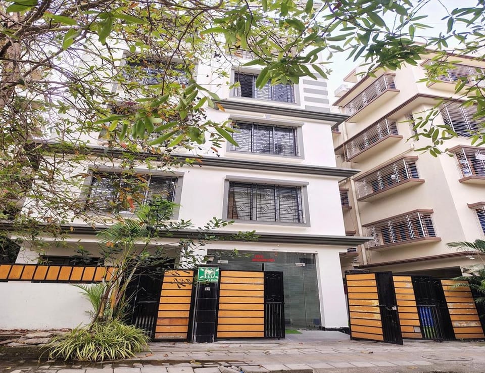 Property building, Day