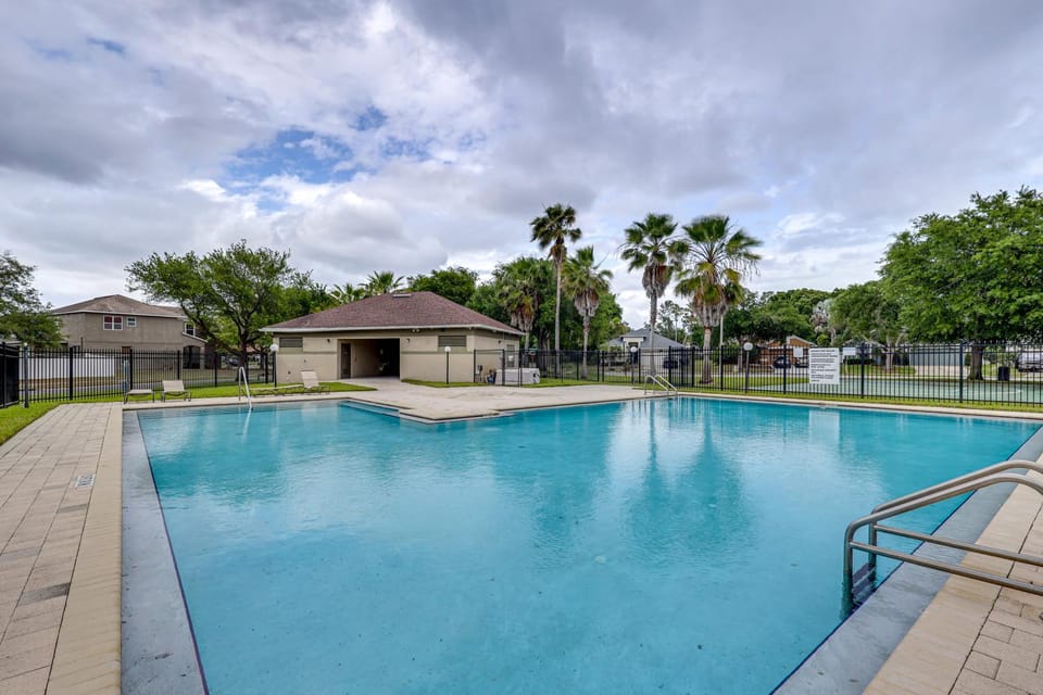 Family Home Near Downtown Tampa w/ Community Pool! House in Tampa