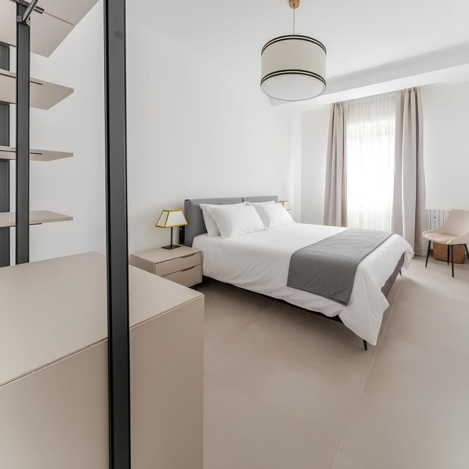 Bed, Photo of the whole room, Bedroom, towels, wardrobe