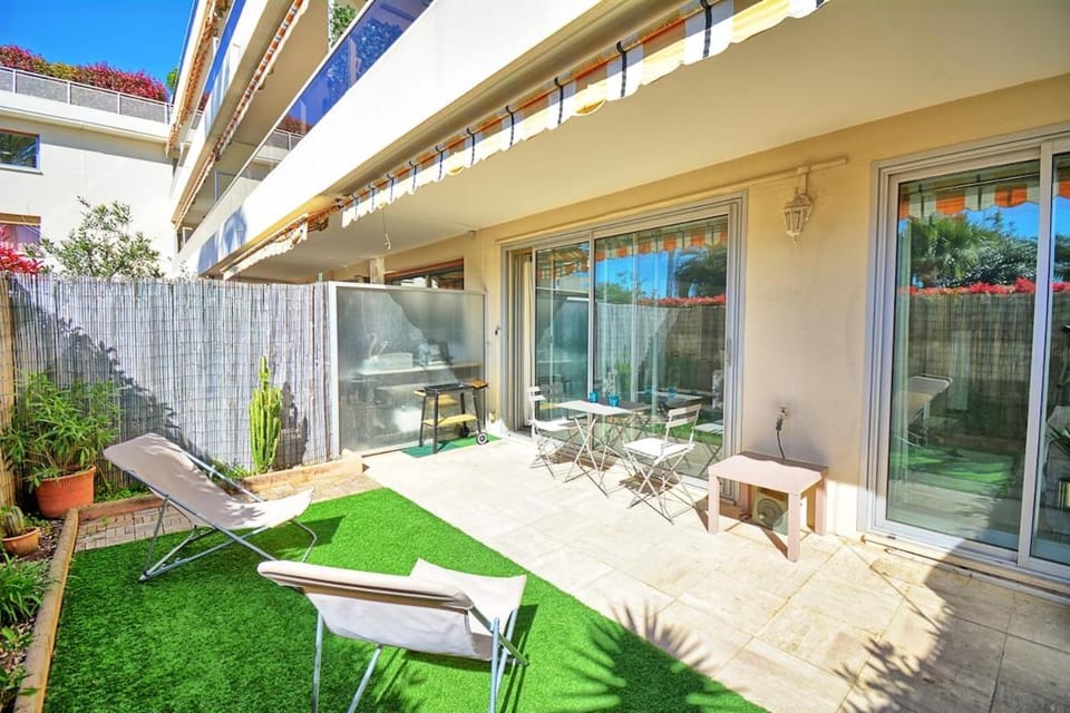 Luxury Apartment, Private Garden Sea within Walking Distance Parking Apartment in Cannes