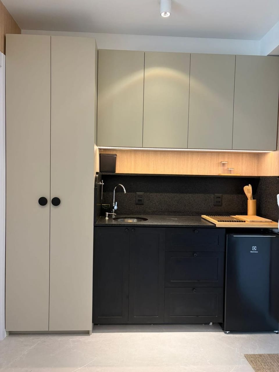 Kitchen or kitchenette, kitchen, kitchen