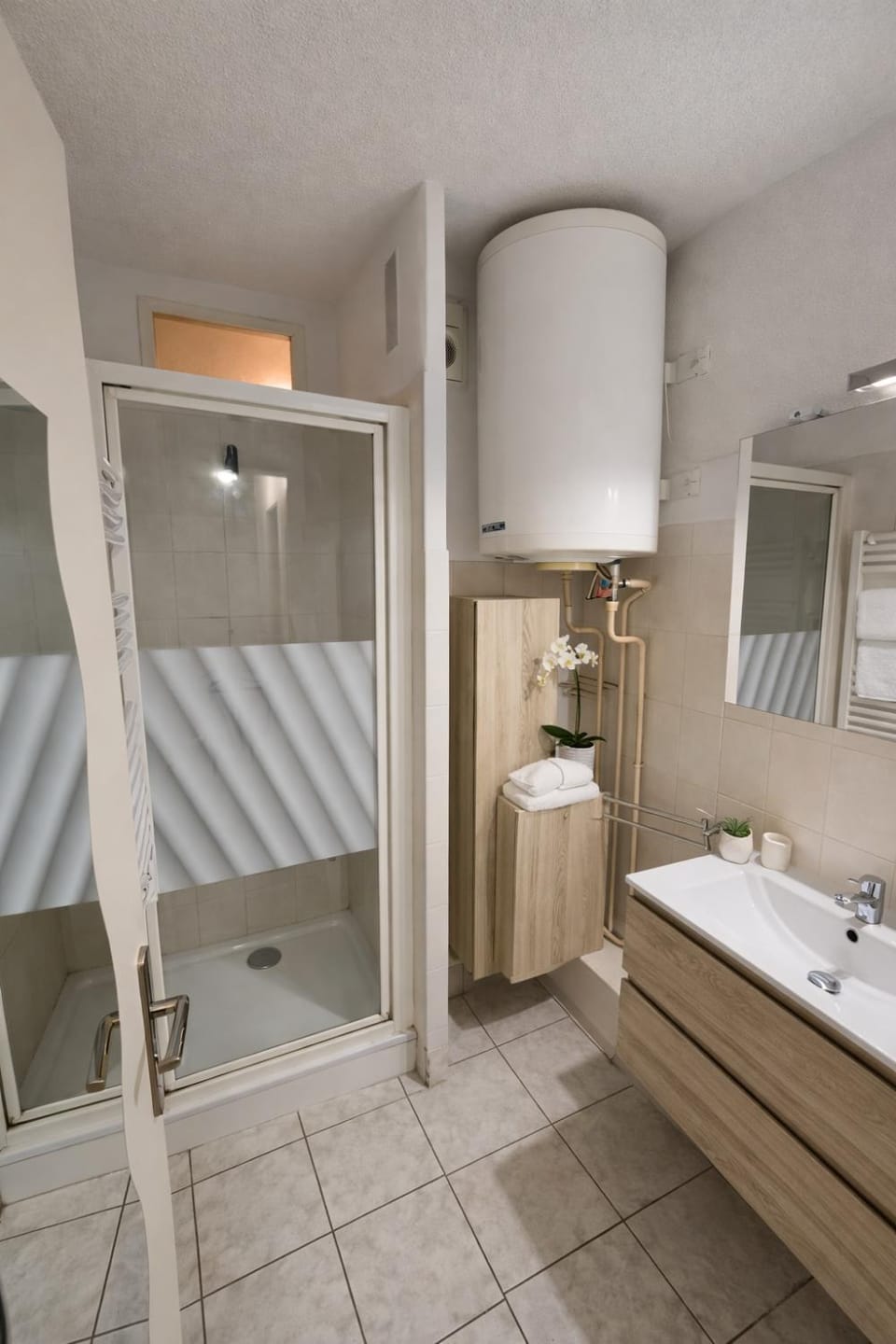Shower, Bathroom, storage