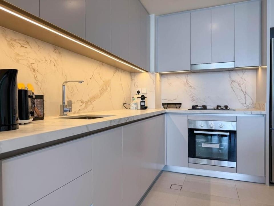 Coffee/tea facilities, oven, stove, toaster, kitchen