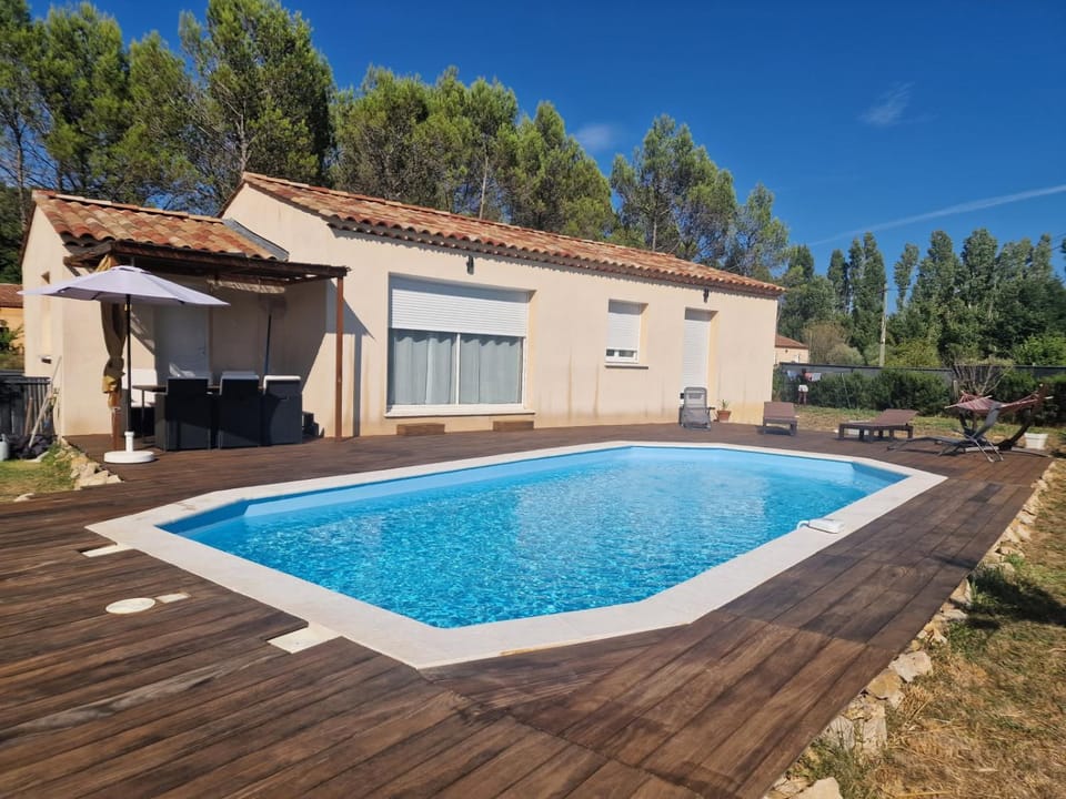 Property building, Pool view, Swimming pool, sunbed