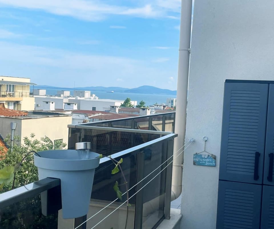 Charming Studio with Parking - 5min to the Beach Apartment in Burgas