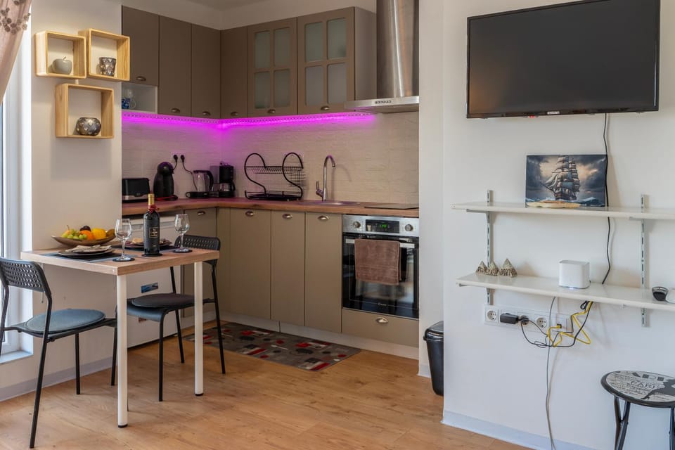 Charming Studio with Parking - 5min to the Beach Apartment in Burgas