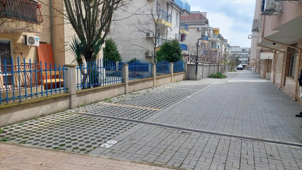 Charming Studio with Parking - 5min to the Beach Apartment in Burgas