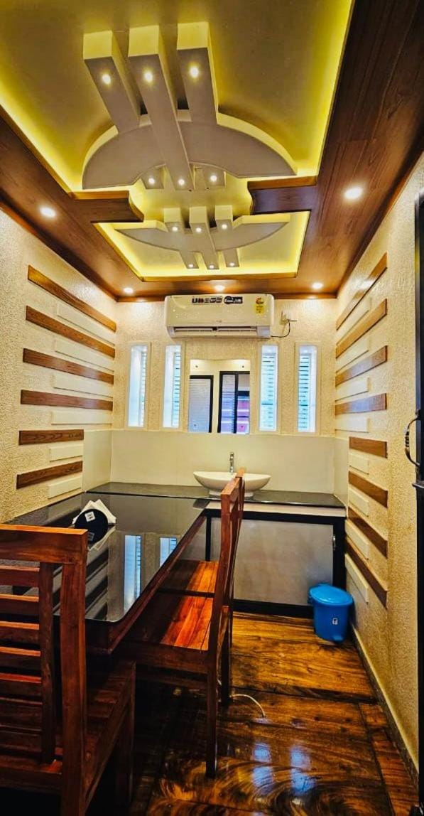 KH Houseboats Docked boat in Alappuzha