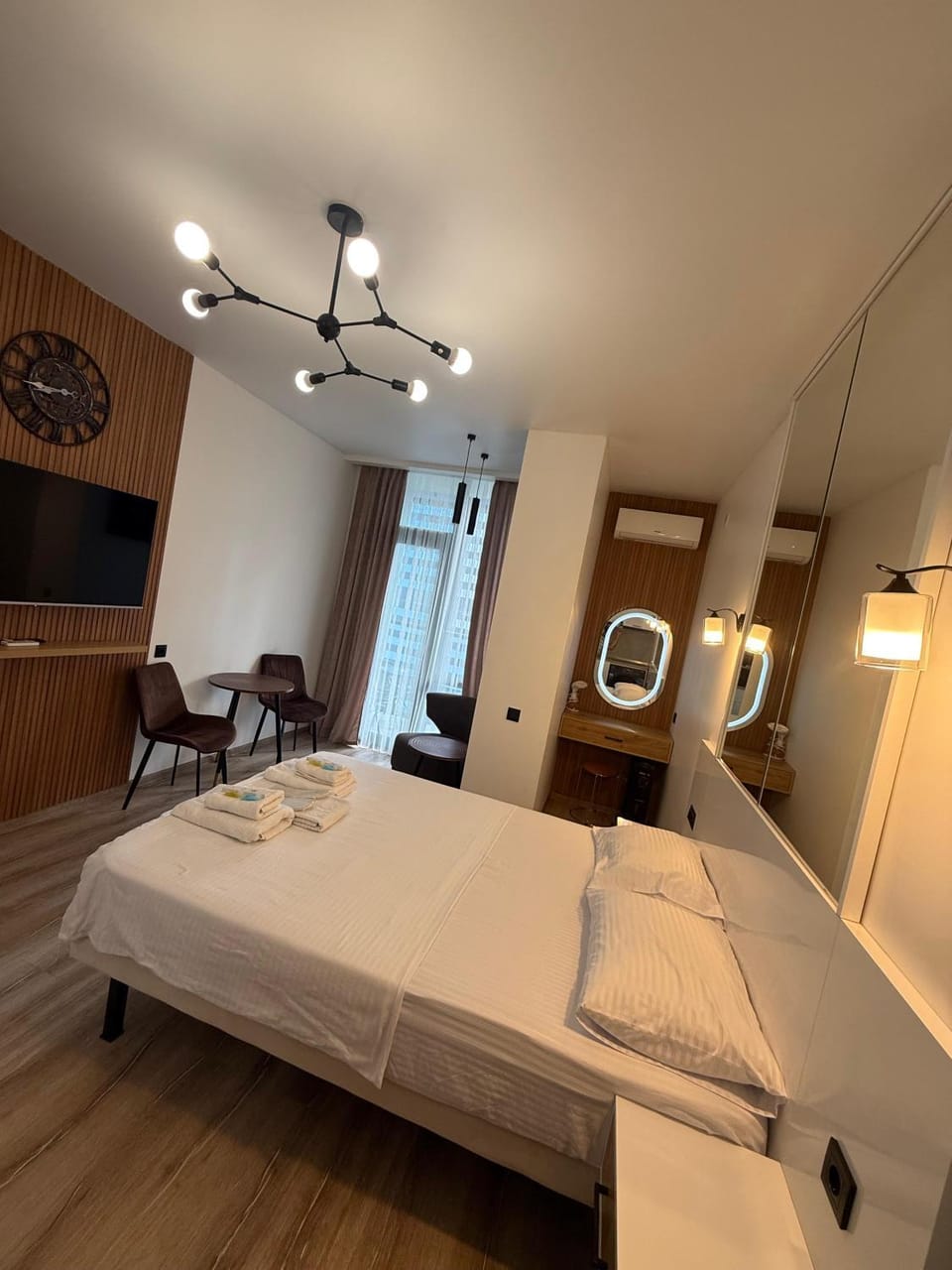 Bed, Seating area, Bedroom