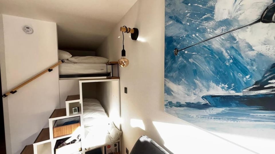 Beautiful, fully renovated studio apartment with a view Apartment in Montgenèvre
