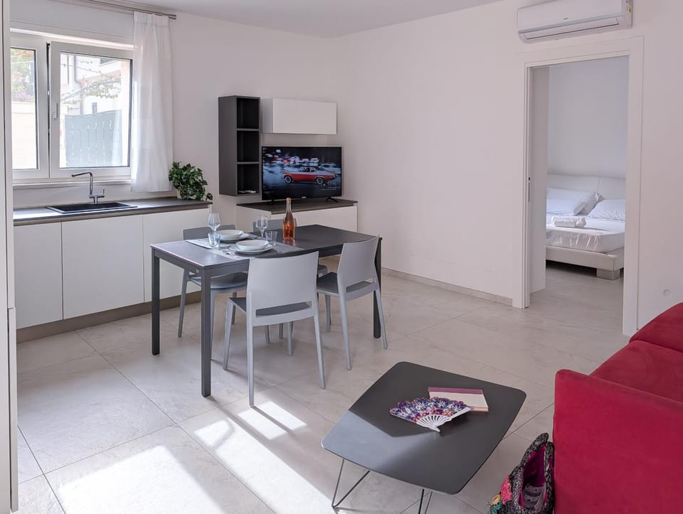 Kitchen or kitchenette, Living room, Photo of the whole room, Dining area