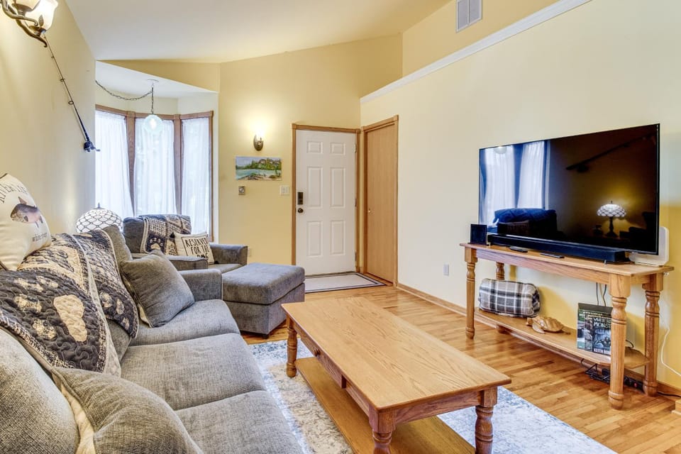 Fishermen's Oasis! Steps to Dtwn & White River House in Cotter
