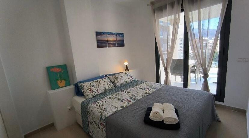 Bed, Bedroom, flat iron