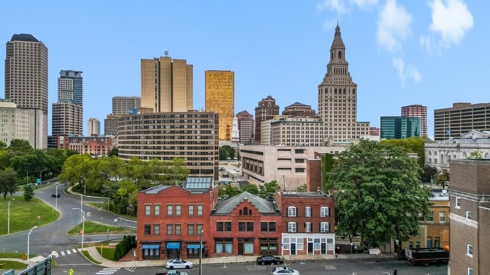 Gorgeous downtown apartment with loft Apartment in Hartford