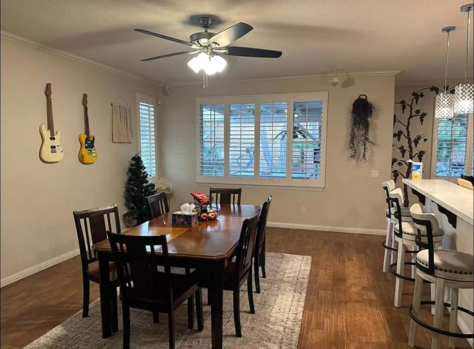 Communal lounge/ TV room, Dining area